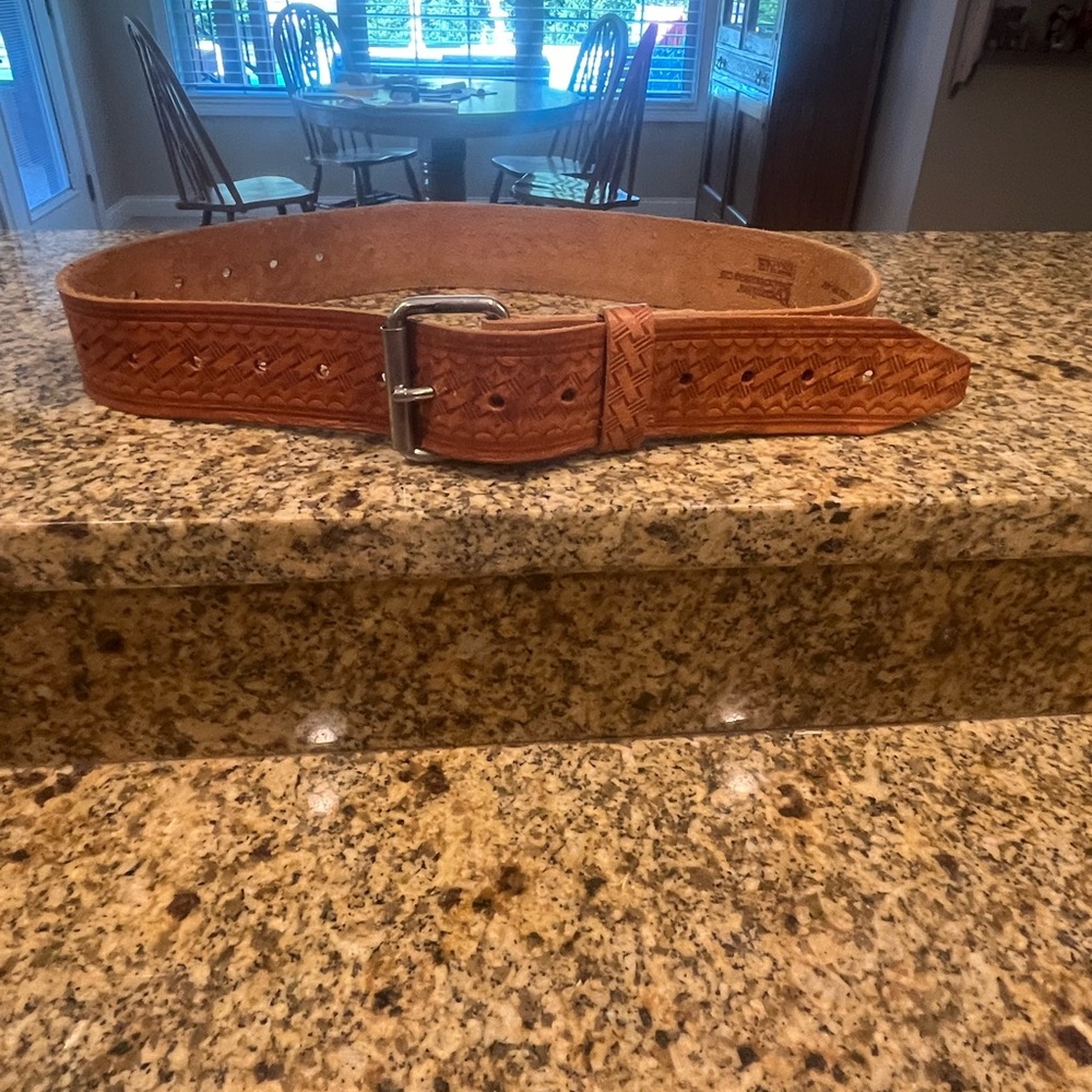 Vintage Popular Mechanics Men’s Wide Tan Tooled Leather Belt Size 29-46